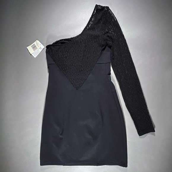 NWT Guess Off The Shoulder‎ Little Black Dress One Sleeve Juniors Size 7 - Picture 2 of 14